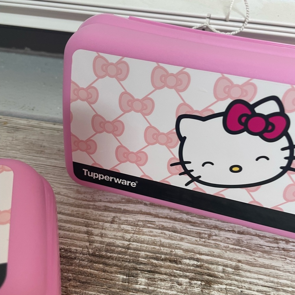 Hello kitty Tupperware - Picture 2 of 12